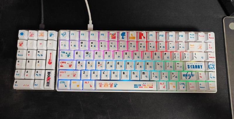 左手键盘过去曾在〈左利手障碍用品〉里提过左手键盘，这是将小键盘区移动到左边的 PC 键盘